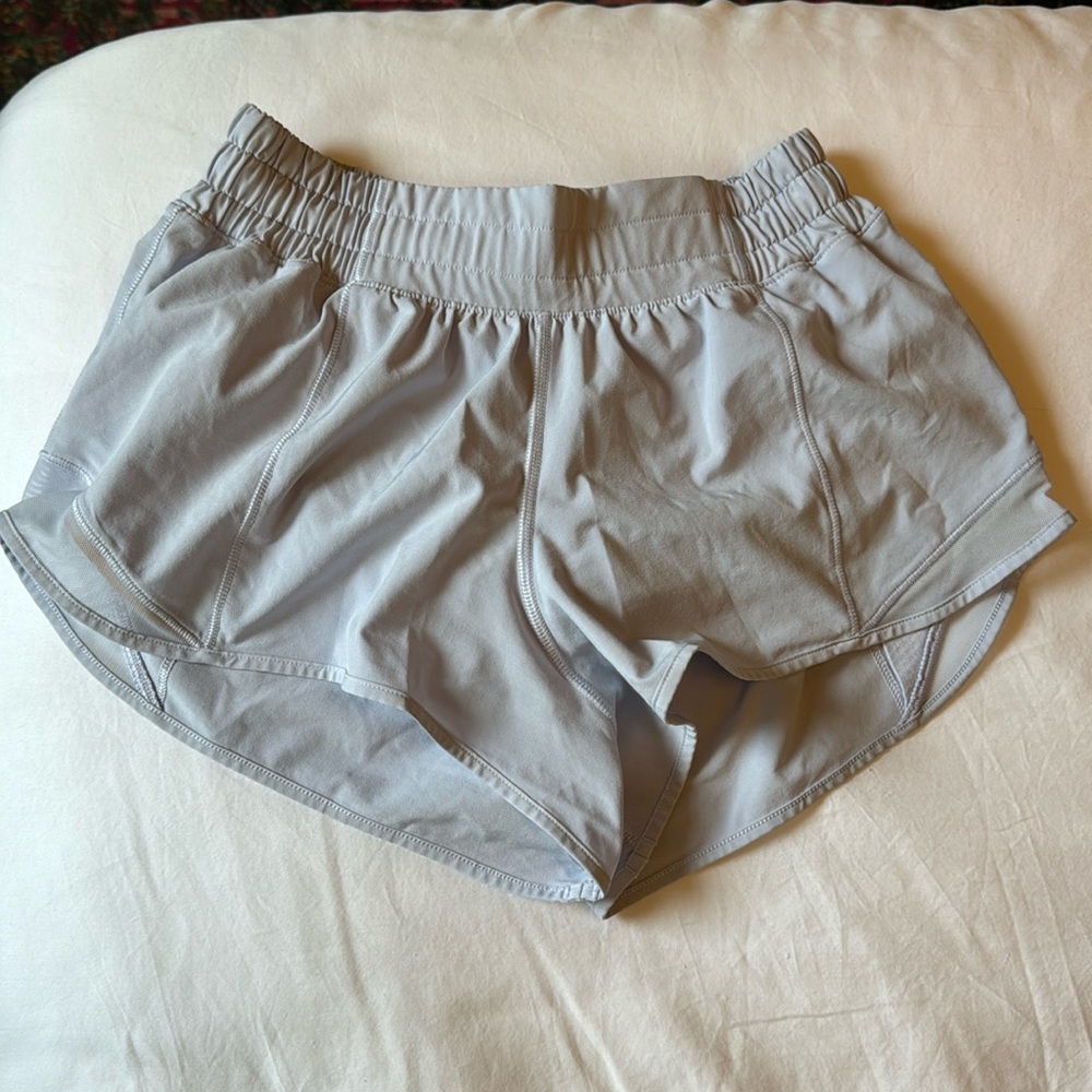 Lululemon Hotty Hot Shorts 2.5”